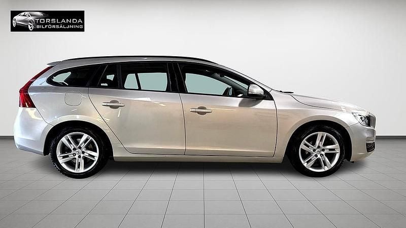 Begagnad Volvo V60 121 HK (88 kW) 2016 Ljusbrun Kombi