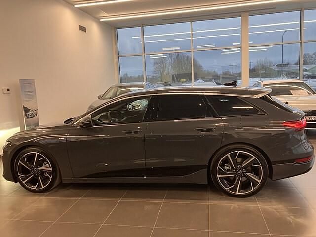 Begagnad Audi A6 e-tron S-Line 210 kW (286 HK) 2025 Grå Kombi