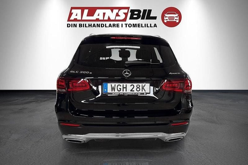 Begagnad Mercedes GLC300e 235 HK (172 kW) 2021 Svart SUV