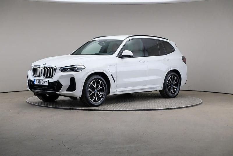 Vit Begagnad 2022 BMW X3 M Sport SUV | 439 000 kr (Marknadspris) - Bild 1/4