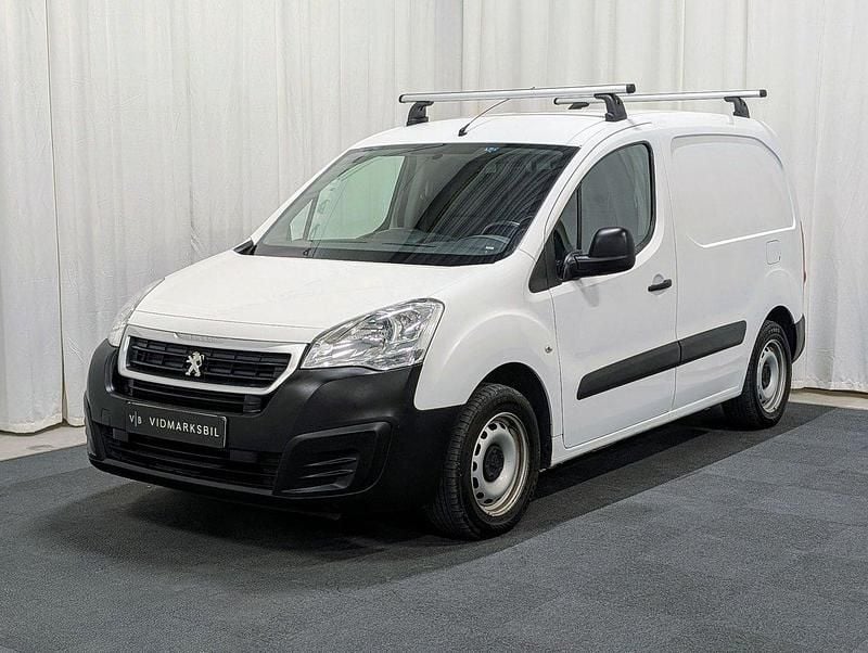 Vit Begagnad 2015 Peugeot Partner Minibuss | 89 900 kr (Marknadspris) - Bild 1/4