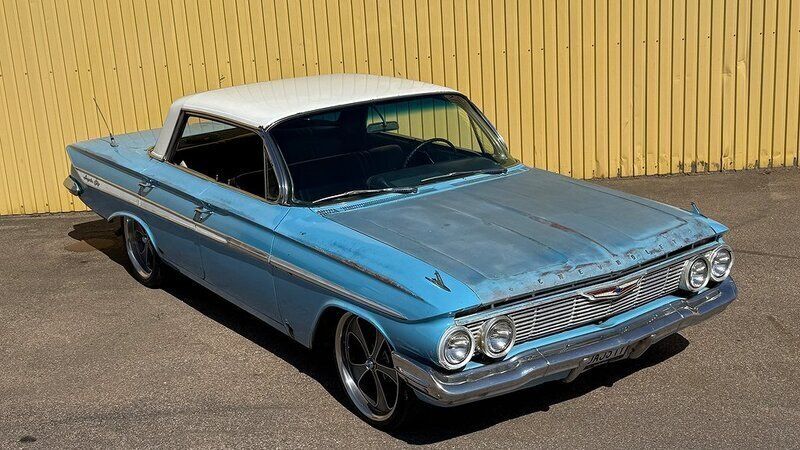 Flerfärgad Begagnad 1961 Chevrolet Impala LS Sedan | 255 000 kr - Bild 1/3