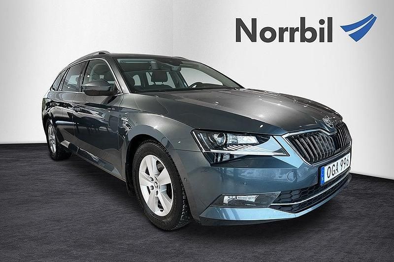 Begagnad Skoda Superb LAURIN & KLEMENT 190 HK (139 kW) 2016 Grå Kombi