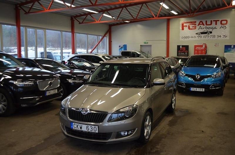 Begagnad Skoda Fabia Ambiente 86 HK (63 kW) 2013 Ljusbrun Kombi