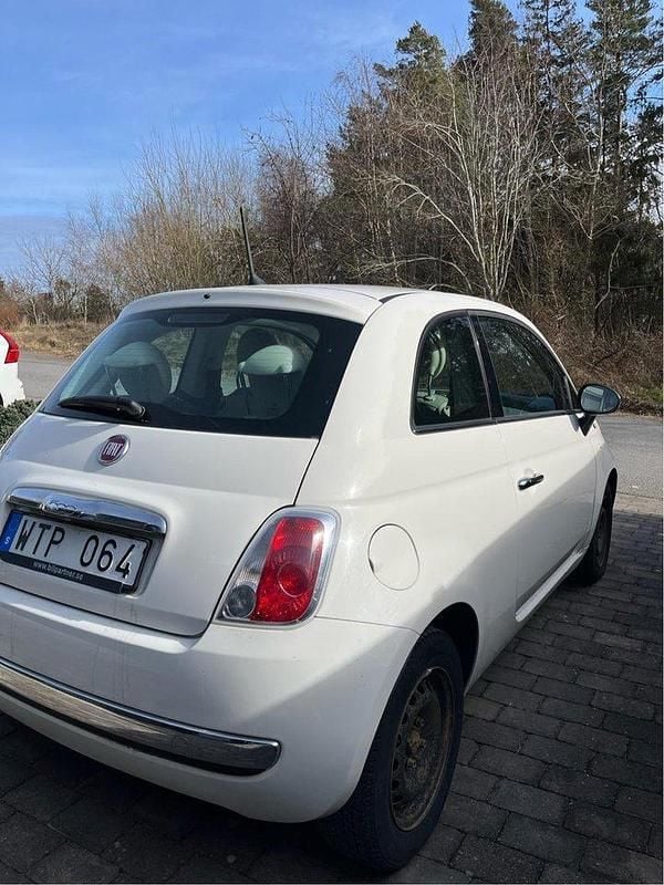 Vit Begagnad 2013 Fiat 500 Lounge Halvkombi | 52 000 kr (Superpris) - Bild 1/4