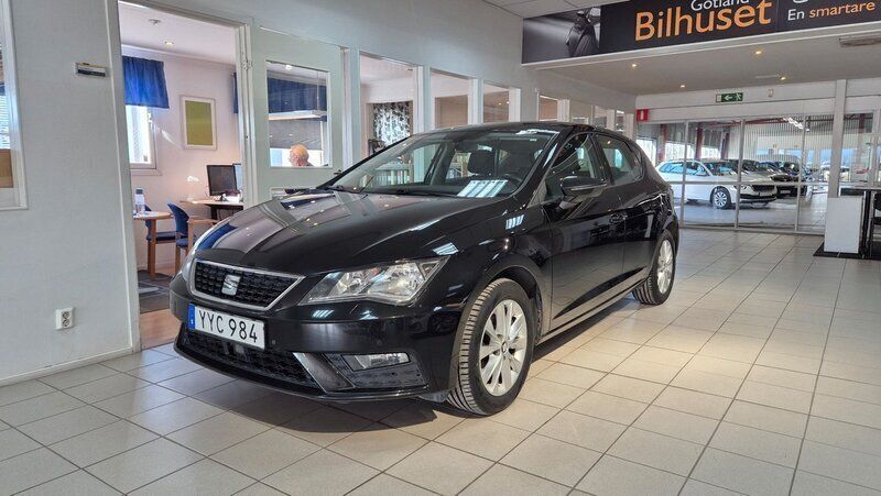 Svart Begagnad 2017 Seat Leon Style Halvkombi | 114 700 kr (Marknadspris) - Bild 1/4