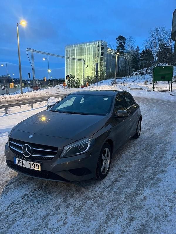Begagnad Mercedes A180 122 HK (89 kW) 2013