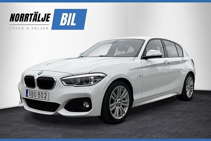 Vit Begagnad 2016 BMW 118 M Sport Halvkombi | 184 900 kr (Marknadspris) - Bild 1/3