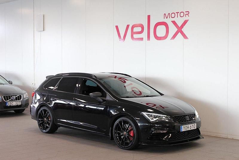 Svart Begagnad 2017 Cupra Leon Kombi | 214 900 kr (Marknadspris) - Bild 1/4