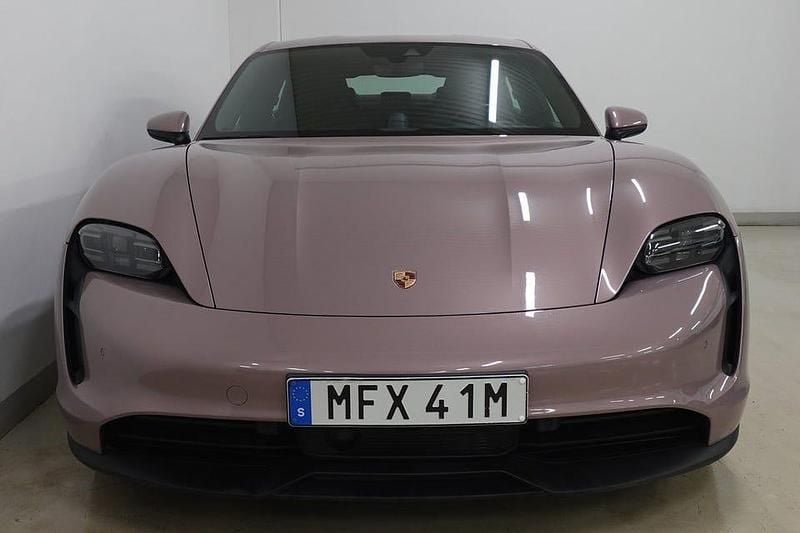 Begagnad Porsche Taycan Sport 319 kW (435 HK) 2021 Rosa