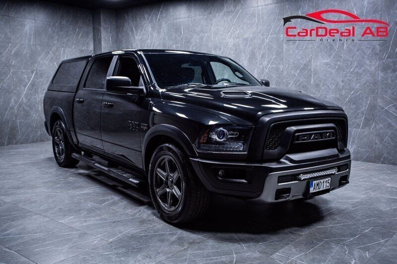 Svart Begagnad 2017 Dodge Ram Pickup | 309 800 kr (Marknadspris) - Bild 1/4