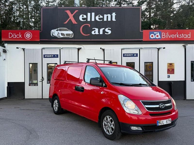 Röd Begagnad 2012 Hyundai H-1 Minibuss | 79 700 kr (Lite dyr) - Bild 1/4