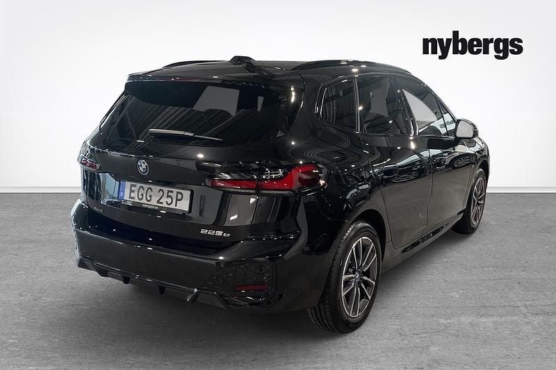 Begagnad BMW 225 Active Tourer Comfort Edition 2025 Svart Minibuss