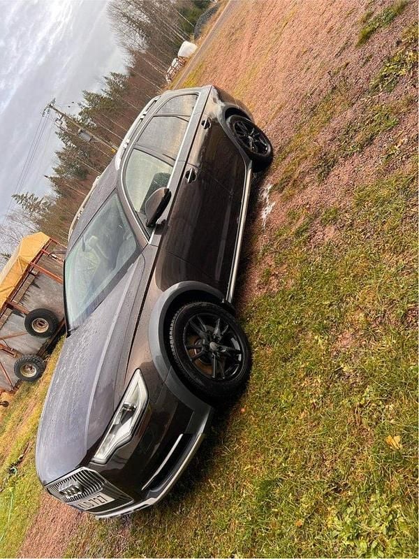Brun Begagnad 2014 Audi A6 Allroad Kombi | 105 000 kr (Bra pris) - Bild 1/4