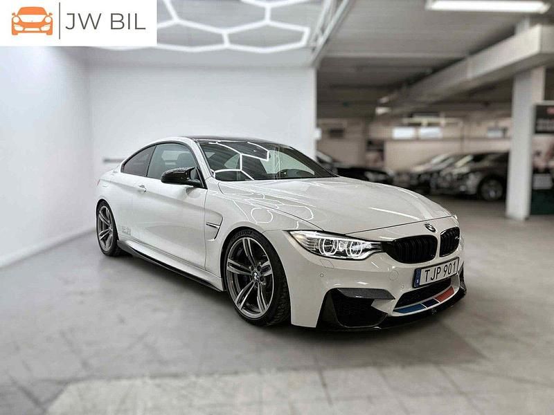 Vit Begagnad 2014 BMW M4 Performance Sportkupé | 529 900 kr (Dyr) - Bild 1/4