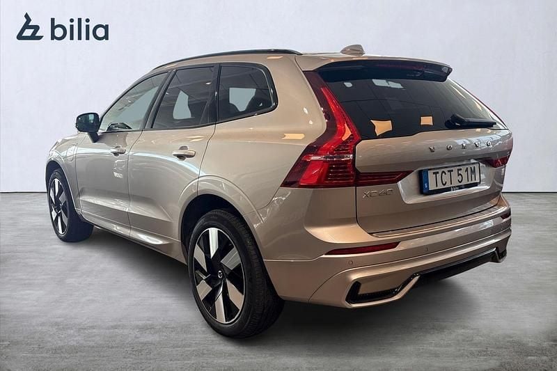 Begagnad Volvo XC60 Plus 355 HK (261 kW) 2023 Grå SUV