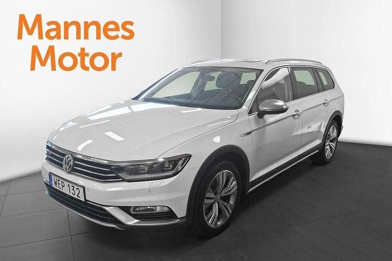 Vit Begagnad 2018 VW Passat Alltrack Kombi | 169 900 kr (Bra pris) - Bild 1/4