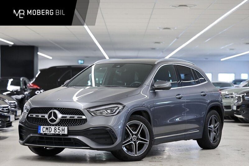 Mörkgrå Begagnad 2020 Mercedes GLA200 AMG line SUV | 329 900 kr (Marknadspris) - Bild 1/3