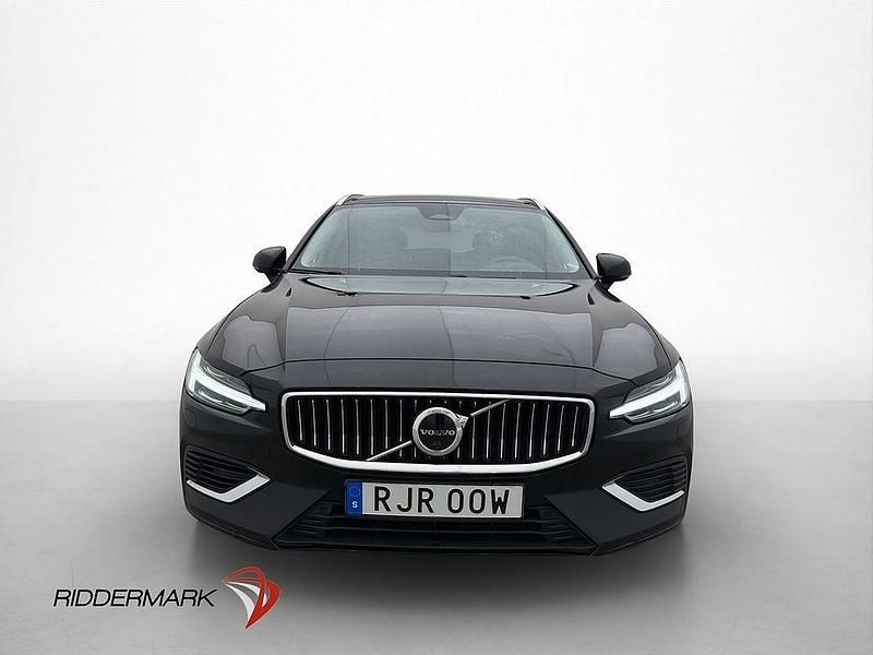 Begagnad Volvo V60 253 HK (186 kW) 2023 Svart Kombi