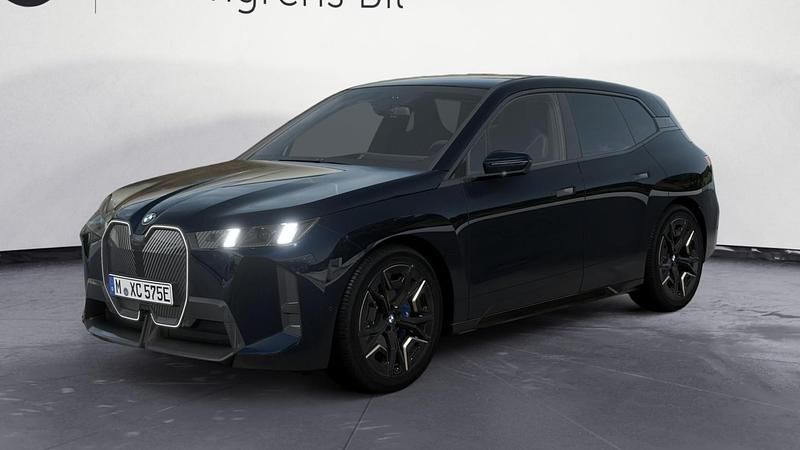 Begagnad BMW iX Comfort Edition 400 kW (544 HK) 2025 Svart SUV
