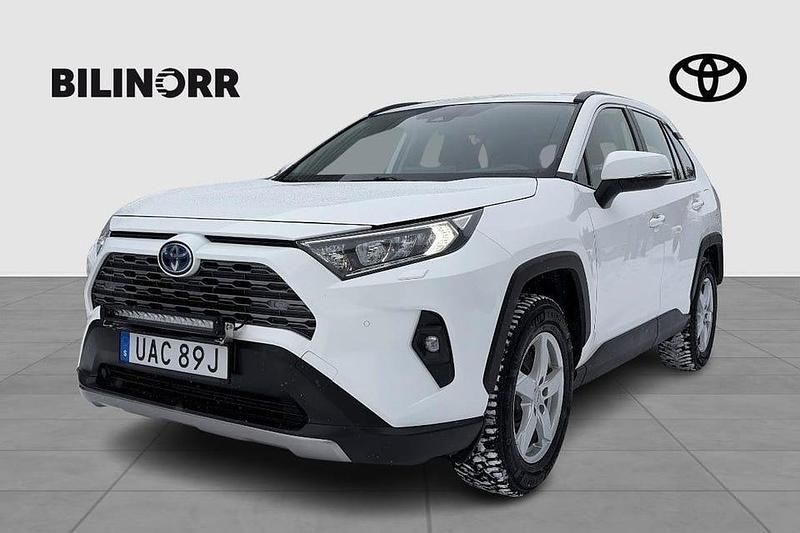 Begagnad Toyota RAV4 Hybrid Active 224 HK (164 kW) 2022 Vit SUV