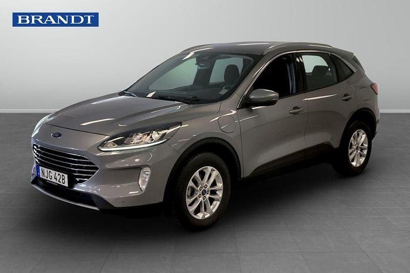 Grå Begagnad 2022 Ford Kuga Titanium SUV | 234 900 kr (Marknadspris) - Bild 1/4
