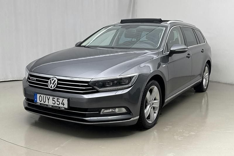 Grå Begagnad 2015 VW Passat Executive | 180 000 kr (Marknadspris) - Bild 1/4