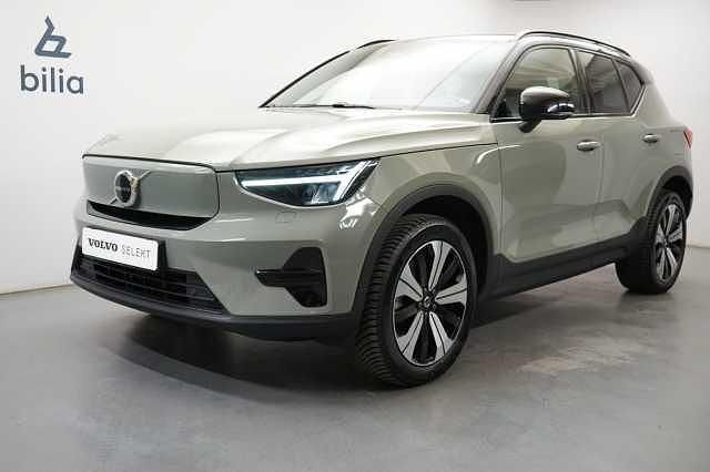 Grön Begagnad 2022 Volvo XC40 Core SUV | 344 900 kr - Bild 1/3