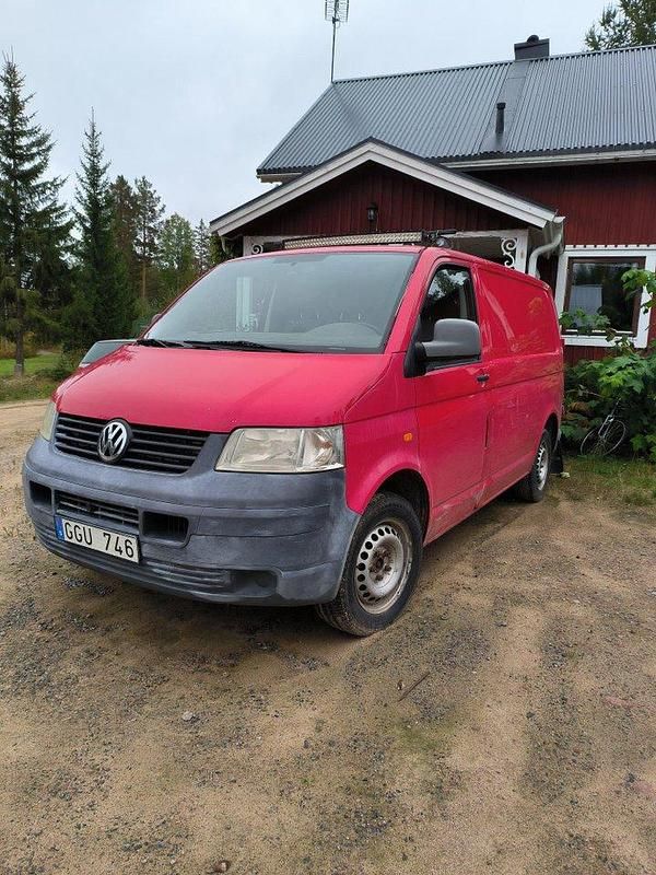Röd Begagnad 2008 VW T5 Van | 23 000 kr - Bild 1/1