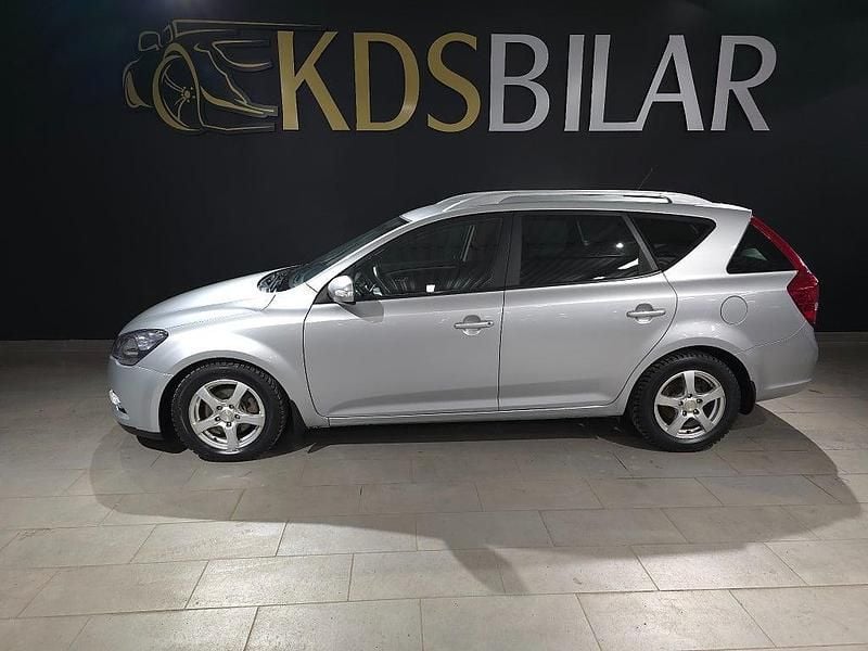 Silver Begagnad 2011 Kia Ceed Sportswagon Comfort Kombi | 45 000 kr (Bra pris) - Bild 1/4
