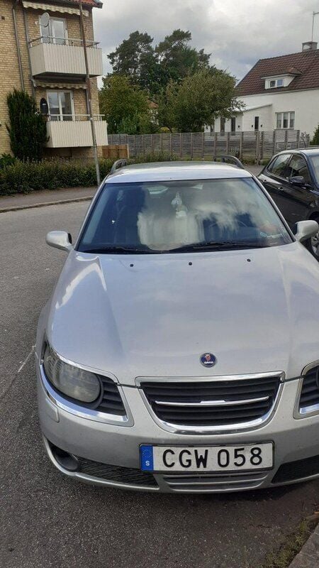 Silver Begagnad 2006 Saab 9-5 Linear Kombi | 9 000 kr (Superpris) - Bild 1/4