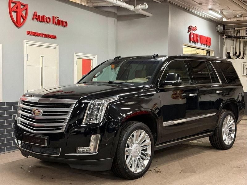 Svart Begagnad 2018 Cadillac Escalade SUV | 629 000 kr - Bild 1/4