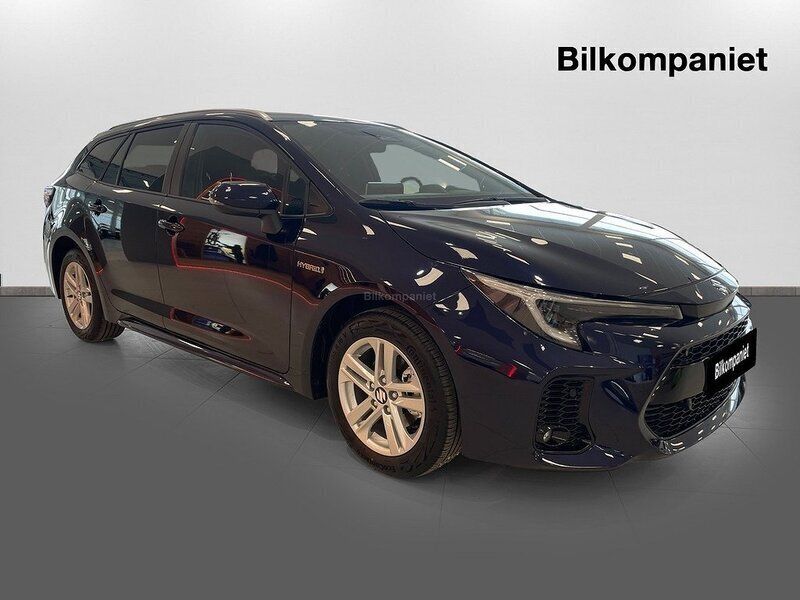 Blå Begagnad 2023 Suzuki Swace Kombi | 309 900 kr (Marknadspris) - Bild 1/4