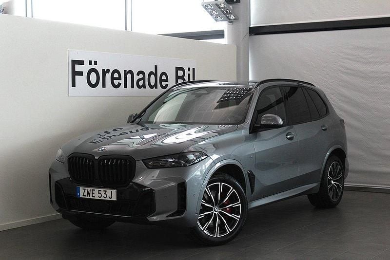 Grå Begagnad 2024 BMW X5 M Sport SUV | 999 000 kr (Superpris) - Bild 1/4