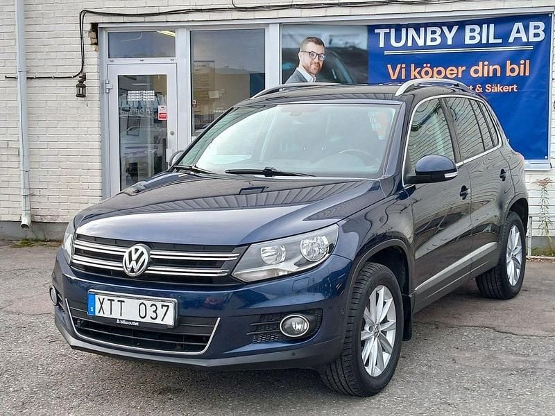 Mörkblå Begagnad 2011 VW Tiguan Sport SUV | 132 900 kr (Lite dyr) - Bild 1/4