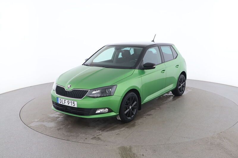 Grön Begagnad 2018 Skoda Fabia Style Halvkombi | 103 000 kr (Marknadspris) - Bild 1/4