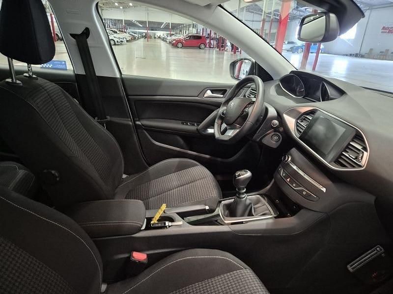 Begagnad Peugeot 308 Active 131 HK (96 kW) 2020 Vit Kombi