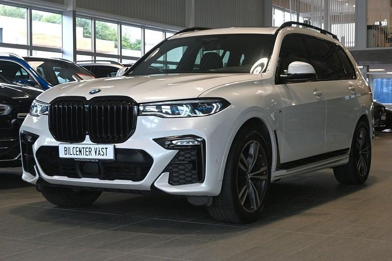 Vit Begagnad 2020 BMW X7 M Sport SUV | 749 000 kr (Dyr) - Bild 1/4