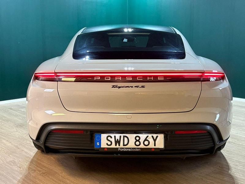 Begagnad Porsche Taycan 4S Performance Package 360 kW (490 HK) 2020 Grå Sedan