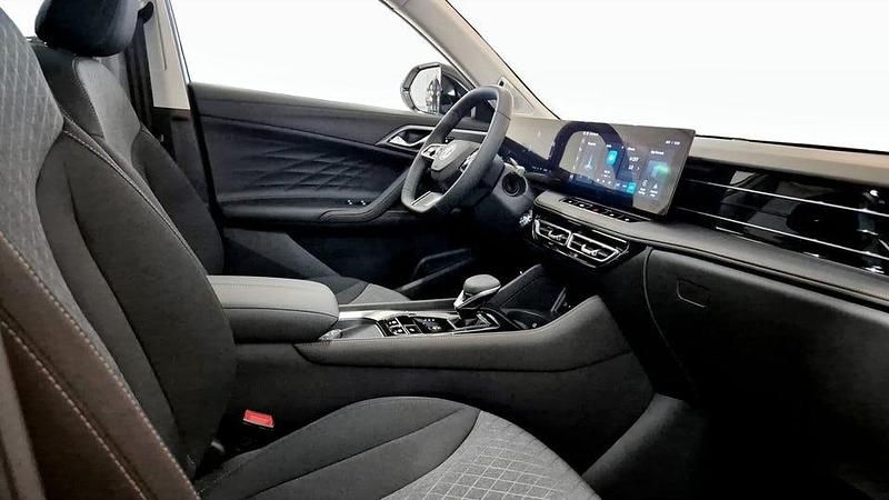 Ny MG HS Comfort 143 HK (105 kW) 2025 Vit SUV