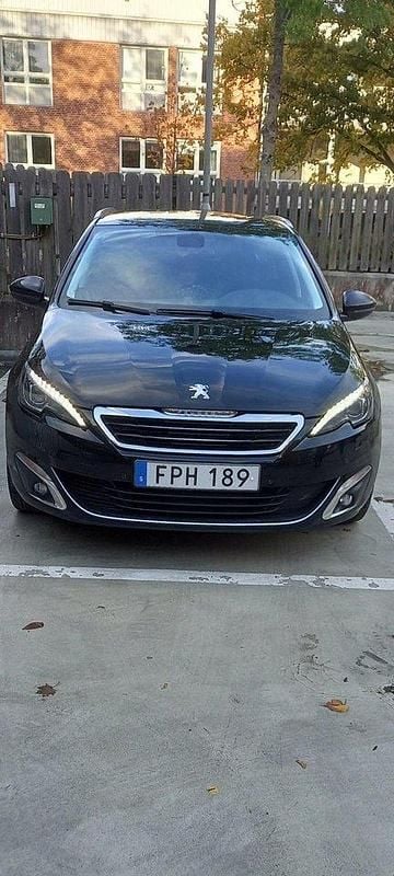Svart Begagnad 2015 Peugeot 308 Allure Kombi | 65 000 kr (Dyr) - Bild 1/4