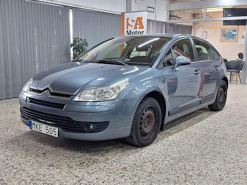 Mörkgrå (grå) Begagnad 2007 Citroën C4 Halvkombi | 22 999 kr (Bra pris) - Bild 1/4