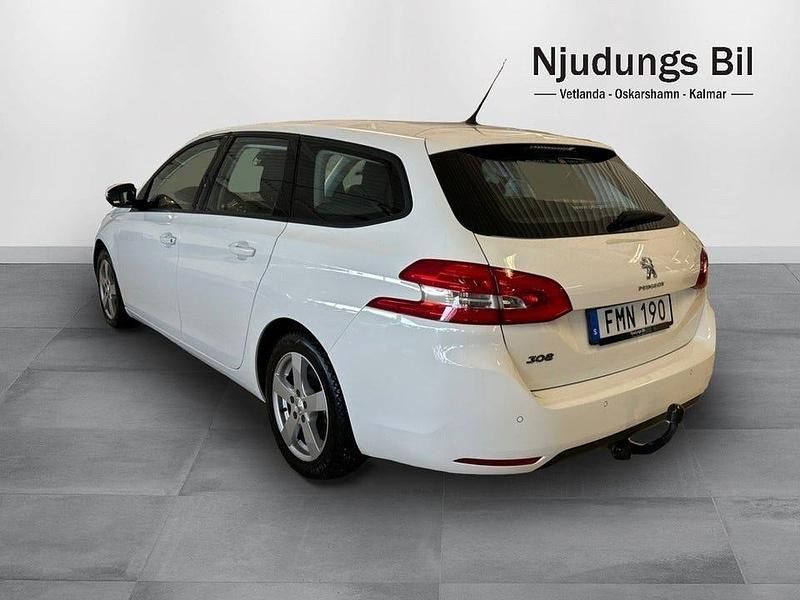 Begagnad Peugeot 308 SW Active 131 HK (96 kW) 2014 Vit Kombi