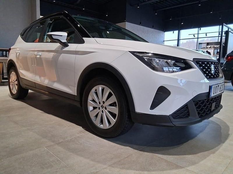 Begagnad Seat Arona Style 110 HK (80 kW) 2023 Vit SUV