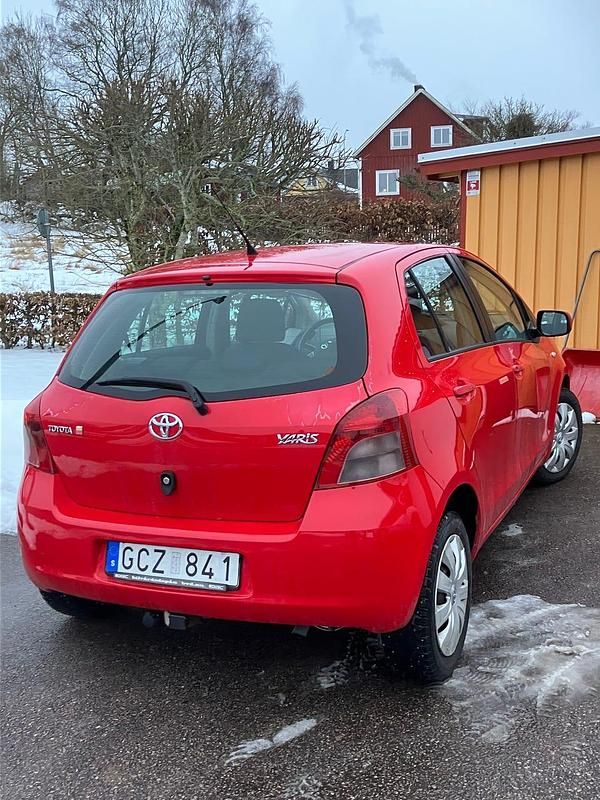 Begagnad Toyota Yaris 87 HK (63 kW) 2008 Halvkombi