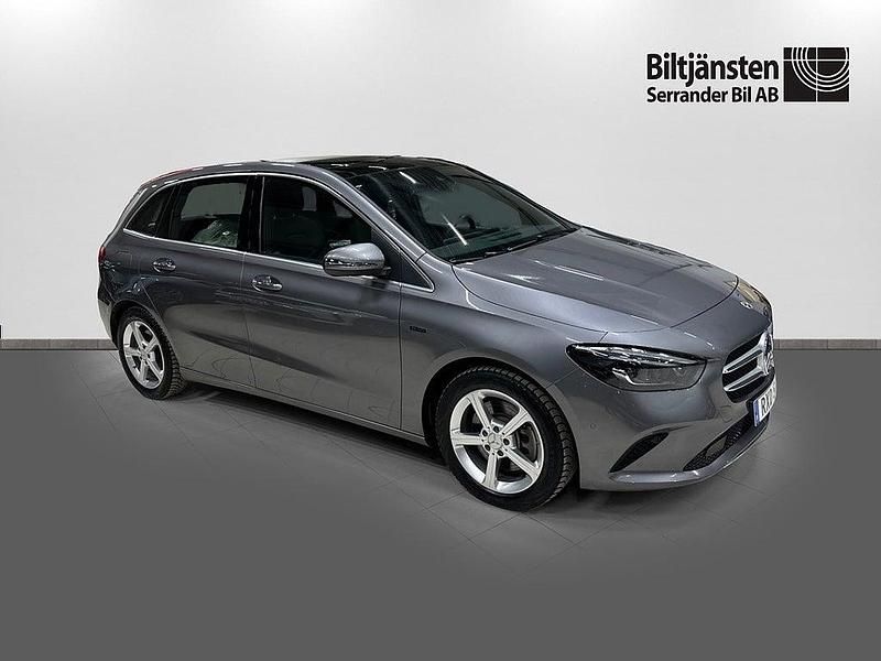 Begagnad Mercedes B250e 2021 Grå Minibuss