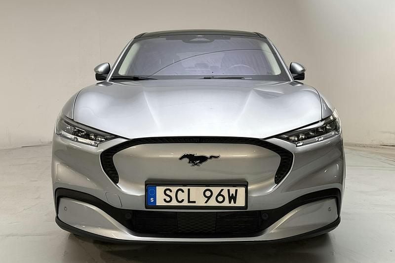 Begagnad Ford Mustang Mach-E 216 kW (294 HK) 2021 Grå SUV