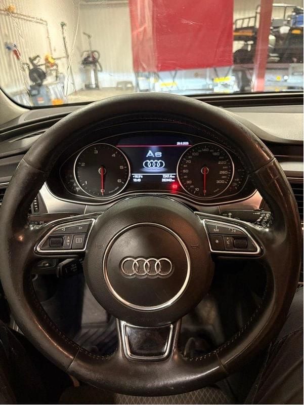 Grå Begagnad 2012 Audi A6 Proline Kombi | 85 000 kr (Marknadspris) - Bild 1/4