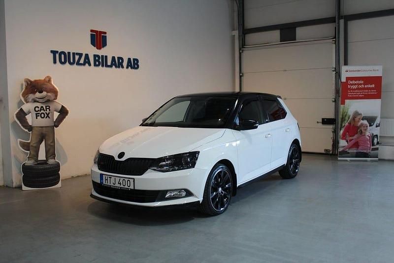 Vit Begagnad 2016 Skoda Fabia Monte Carlo Halvkombi | 139 900 kr (Marknadspris) - Bild 1/4