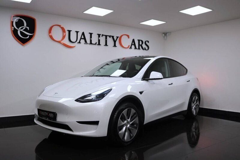 Vit Begagnad 2022 Tesla Model Y Standard Range SUV | 469 000 kr (Dyr) - Bild 1/4